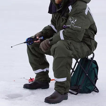 Villa Lakefront Ainola, 55 Km From *