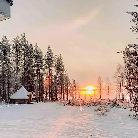 Villa Lakefront Ainola, 55 Km From *