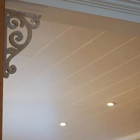 Lakefront Ainola, 55 Km From *