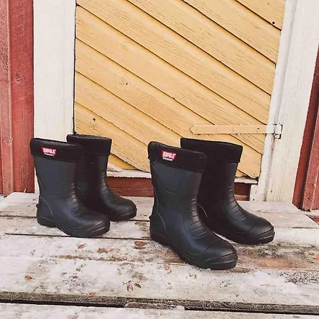 别墅 Lakefront Ainola, 55 Km From *