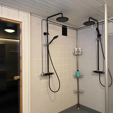 别墅 Lakefront Ainola, 55 Km From *