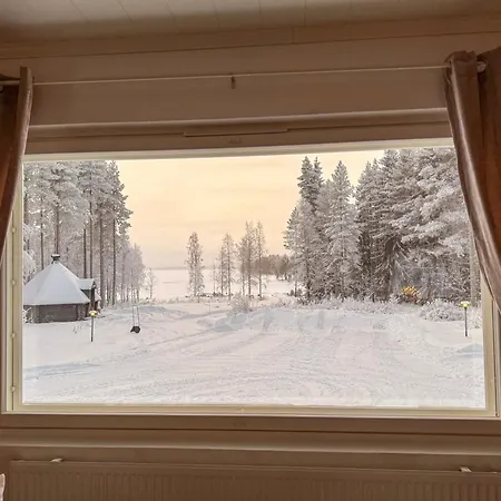 别墅 Lakefront Ainola, 55 Km From