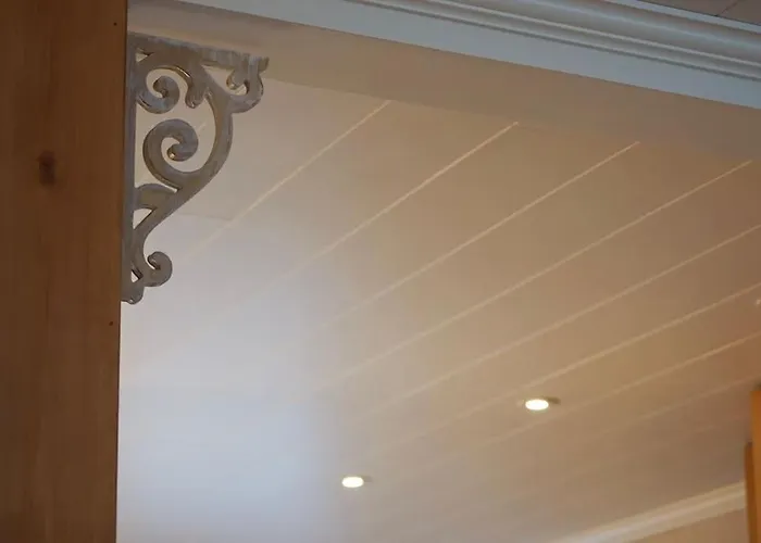 Lakefront Ainola, 55 Km From *