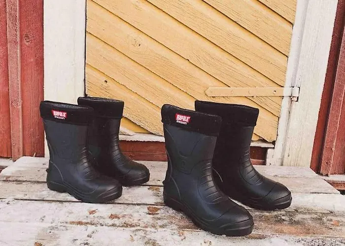 Вилла Lakefront Ainola, 55 Km From *