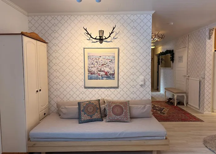 Lakefront Ainola, 55 Km From *